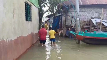 রাঙামাটি পৌর এলাকা ও নানিয়ারচরে বন্যা পরিস্থিতি অপরিবর্তিত, ডুবে আছে সড়ক-ঘরবাড়ি