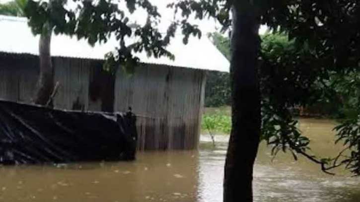 কক্সবাজারের উখিয়ায় শতাধিক গ্রাম প্লাবিত, ৩০ হাজার মানুষ পানিবন্দি